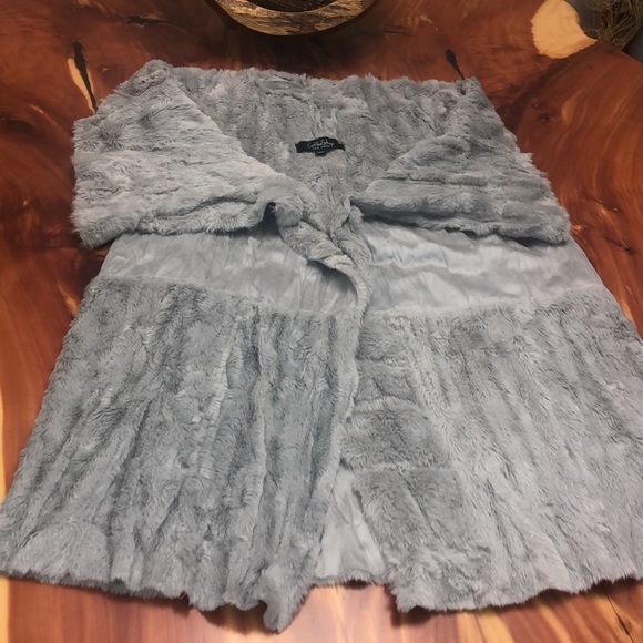 COFFEE SHOP Faux Fur & Suede Draped Vest - Picture 4 of 7